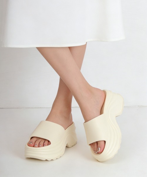Miniministore(ミニミニストア)の「厚底サンダル 約7cm ビーチサンダル夏(サンダル・レディース・ブラック/アイボリー/ベージュ・L/S/M)」の11枚目の写真