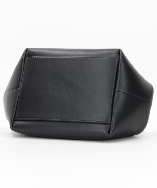 GANNI（ガニー）の「GANNI/ガニー Ganni Bou Bag Small / A5241 / 2WAY ハンドルバッグ / ショルダーバッグ（ショルダーバッグ・レディース・ブラック・ONE SIZE）」の4枚目の写真