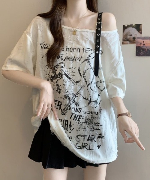 lilful（リルフル）の「【26年春夏新作】オーバーサイズ ダメージプリントワンショルシアー半袖トップス（Tシャツ/カットソー・レディース・アイボリー/ダークグレー・L/M）」の14枚目の写真