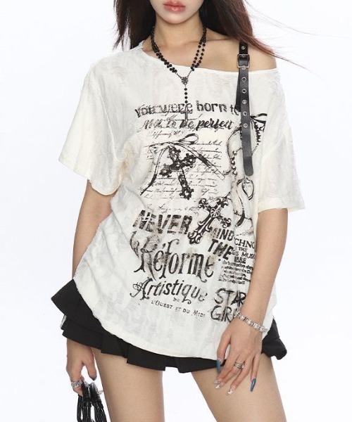 lilful（リルフル）の「【26年春夏新作】オーバーサイズ ダメージプリントワンショルシアー半袖トップス（Tシャツ/カットソー・レディース・アイボリー/ダークグレー・L/M）」の9枚目の写真