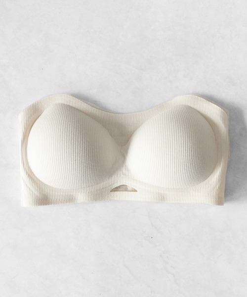 me+em select(ミームセレクト)の「【 +5cm厚盛ブラパッド 】ボリュームアップバンドゥブラトップ / +5cm volume up bandeau bra top(ブラジャー・レディース・アイボリー/ブラック・MEDIUM/SMALL)」の17枚目の写真