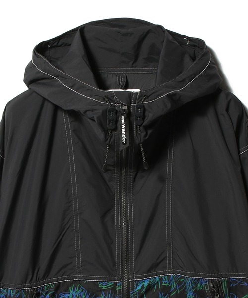 and wander(アンドワンダー)の「and wander / printed wind jacket(ブルゾン・レディース・ブラック・MEDIUM)」の4枚目の写真