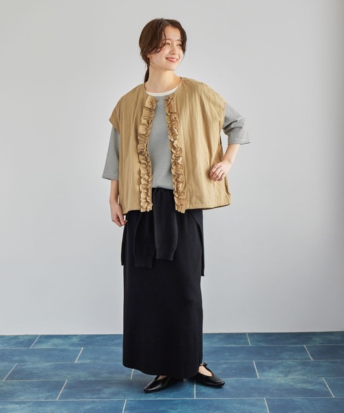 studio CLIP(スタディオクリップ)の「ノーカラーフリルベスト(ベスト・レディース・カーキ/ベージュ・FREE)」の7枚目の写真