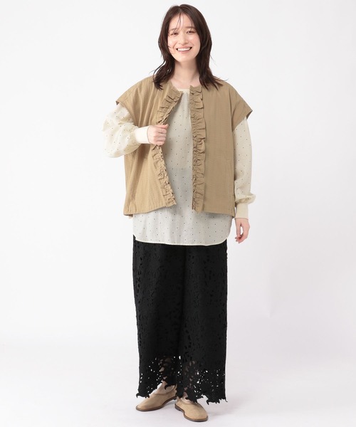 studio CLIP(スタディオクリップ)の「ノーカラーフリルベスト(ベスト・レディース・カーキ/ベージュ・FREE)」の15枚目の写真