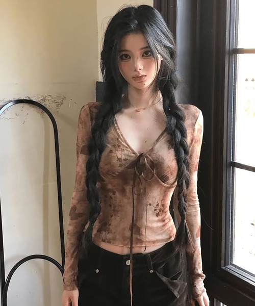 AsheKsha(アシクシャ)の「廃土風絞り染めネットレースリボン付き長袖トップス(Tシャツ/カットソー・レディース・ブラウン・F)」の6枚目の写真