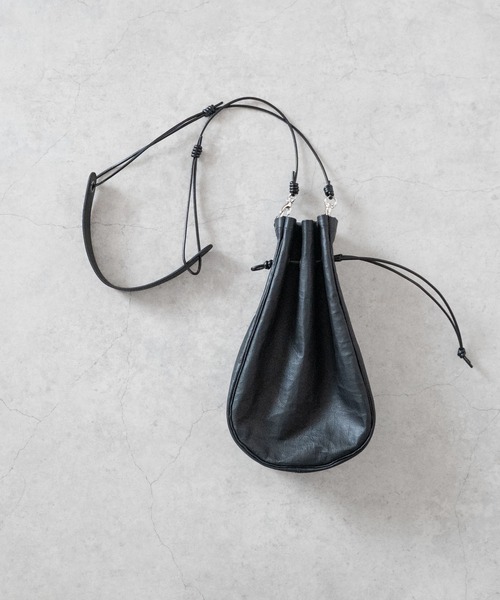 Senti（センティ）の「SENTI Dyneema Leather MEDICINE BAG L / 超軽量ダイニーマレザー メディスンバッグ L（ショルダーバッグ・メンズ・ブラック系その他/ブラック・FREE）」の4枚目の写真