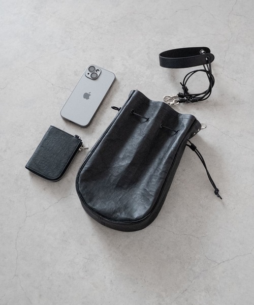 Senti（センティ）の「SENTI Dyneema Leather MEDICINE BAG L / 超軽量ダイニーマレザー メディスンバッグ L（ショルダーバッグ・メンズ・ブラック系その他/ブラック・FREE）」の8枚目の写真