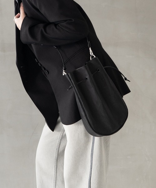 Senti（センティ）の「SENTI Dyneema Leather MEDICINE BAG L / 超軽量ダイニーマレザー メディスンバッグ L（ショルダーバッグ・メンズ・ブラック系その他/ブラック・FREE）」の11枚目の写真