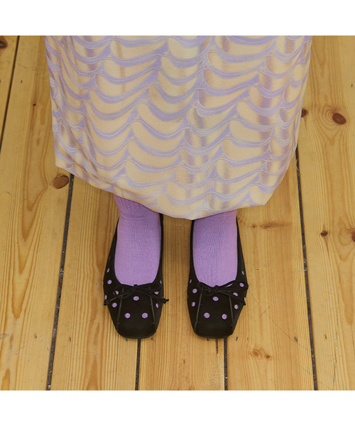 BYOTHERS(バイオザーズ)の「Dotty Muse Flat(バレエシューズ・レディース・ベビーピンク/ブラック・23.5cm/23cm/24.5cm/25cm/24cm)」の1枚目の写真
