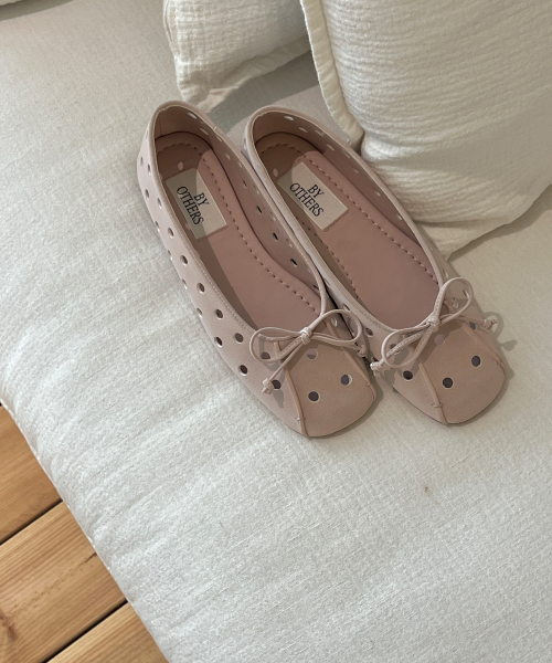 BYOTHERS(バイオザーズ)の「Dotty Muse Flat(バレエシューズ・レディース・ベビーピンク/ブラック・23.5cm/23cm/24.5cm/25cm/24cm)」の7枚目の写真
