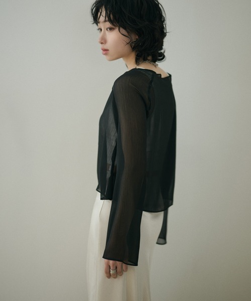 LAULEN(ローレン)の「boat neck sheer short tops /ボートネックシアーロングスリーブクロップドトップス(Tシャツ/カットソー・レディース・ピンク/ライトグリーン/ブラック・FREE)」の6枚目の写真
