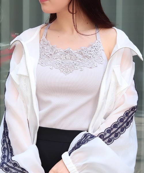axes femme(アクシーズファム)の「カップ付きダブルキャミ(キャミソール・レディース・グレイッシュベージュ/ブラック・LARGE/MEDIUM)」の2枚目の写真