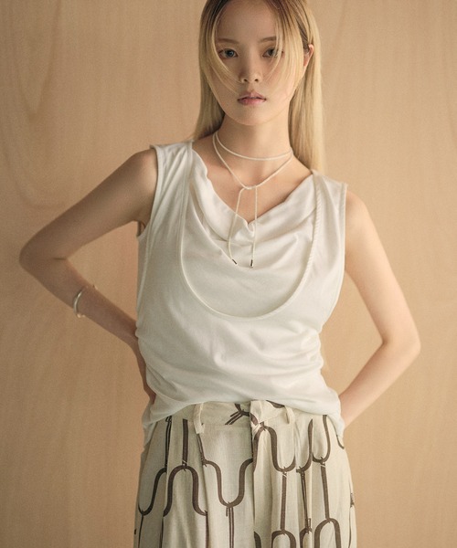 LAULEN（ローレン）の「drape layered sleeveless tops /サイドギャザードレープレイヤードノースリーブトップス（Tシャツ/カットソー・レディース・ホワイト/ダークグレー/ブラック・FREE）」の2枚目の写真