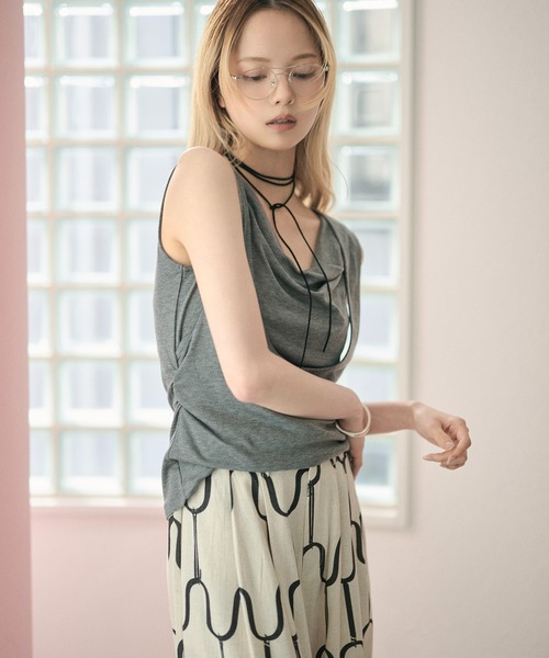 LAULEN（ローレン）の「drape layered sleeveless tops /サイドギャザードレープレイヤードノースリーブトップス（Tシャツ/カットソー・レディース・ホワイト/ダークグレー/ブラック・FREE）」の4枚目の写真