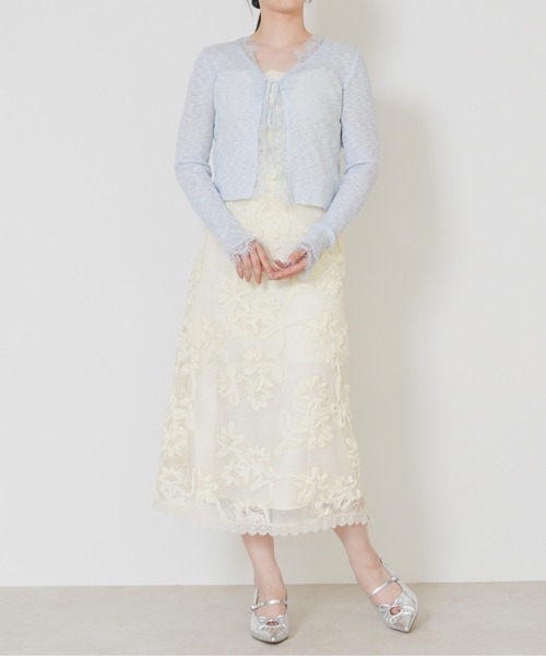 MISCH MASCH(ミッシュマッシュ)の「2026春夏新作 フラワーモチーフキャミロングワンピース(ワンピース・レディース・ベージュ/アイボリー・フリ-)」の4枚目の写真