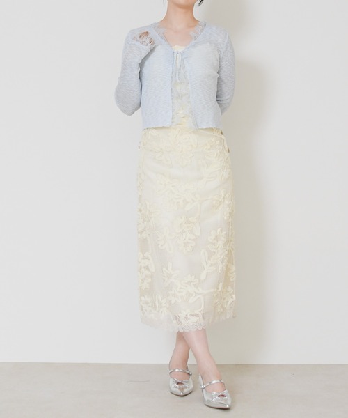 MISCH MASCH(ミッシュマッシュ)の「2026春夏新作 フラワーモチーフキャミロングワンピース(ワンピース・レディース・ベージュ/アイボリー・フリ-)」の6枚目の写真