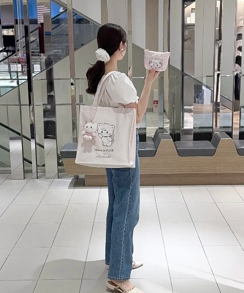 Maison de FLEUR(メゾンドフルール)の「Lil ala mode スクエアトートバッグ(トートバッグ・レディース・アイボリー/ライトピンク・FREE)」の21枚目の写真
