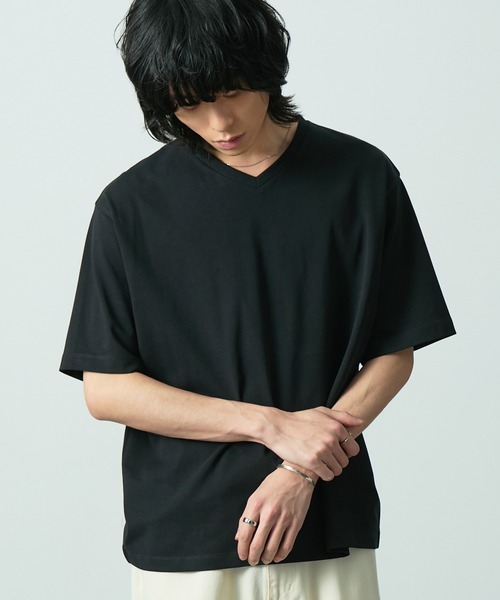 CIYOT（シヨウト）の「＜接触冷感＞クールハイゲージコットンレギュラーフィット  Vネック Tシャツ 【CIYOT】（Tシャツ/カットソー・メンズ・グレイッシュブルー/ブラック/チャコール/ホワイト/ライトグレー系/ブラウン・S/M/L）」の2枚目の写真