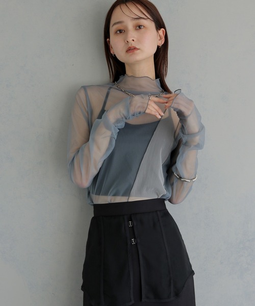 &g'aime(アンジェム)の「【&g'aime 】バイカラーシアータートル Bicolor Sheer Turtleneck(Tシャツ/カットソー・レディース・ブラック/グレー/オフホワイト・FREE)」の1枚目の写真