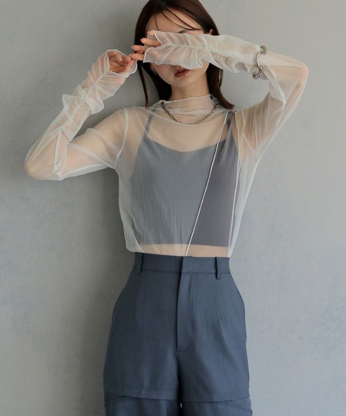 &g'aime(アンジェム)の「【&g'aime 】バイカラーシアータートル Bicolor Sheer Turtleneck(Tシャツ/カットソー・レディース・ブラック/グレー/オフホワイト・FREE)」の2枚目の写真