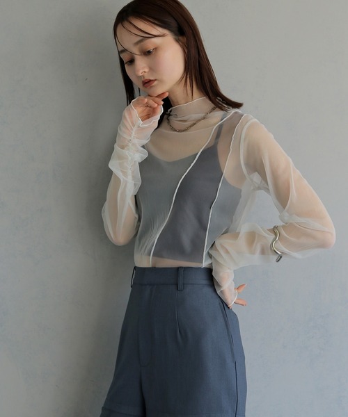 &g'aime(アンジェム)の「【&g'aime 】バイカラーシアータートル Bicolor Sheer Turtleneck(Tシャツ/カットソー・レディース・ブラック/グレー/オフホワイト・FREE)」の11枚目の写真