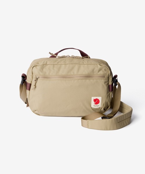 FJALLRAVEN TRAVEL(フェルラーベントラベル)の「FJALLRAVEN HIGH COAST CROSSBODY フェールラーベン ハイコースト ショルダーバッグ(ショルダーバッグ・レディース・ブラック/グリーン系1/ベージュ系1/ネイビー/ブルー系その他・FREE)」の1枚目の写真