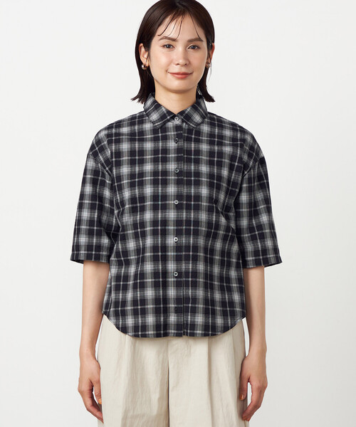 COMME CA ISM(コムサイズム)の「サッカーチェックシャツ(シャツ/ブラウス・レディース・ブラック系/ホワイト系・LARGE/MEDIUM)」の4枚目の写真