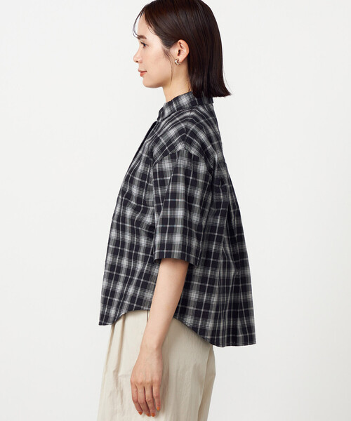 COMME CA ISM(コムサイズム)の「サッカーチェックシャツ(シャツ/ブラウス・レディース・ブラック系/ホワイト系・LARGE/MEDIUM)」の3枚目の写真