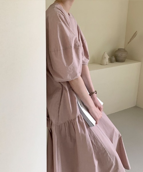 FAVORITO(ファヴォリート)の「Uネックロングワンピース(ワンピース・レディース・ピンク/モカ・L/M)」の5枚目の写真