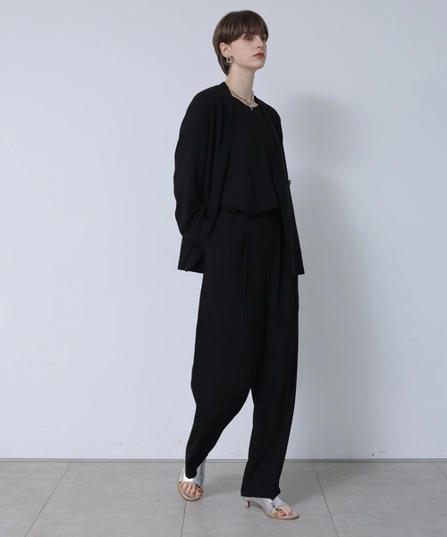 CADUNE(カデュネ)の「クールスリムストレートパンツ(その他パンツ・レディース・ベージュ系その他/ブラック/ホワイト・40/38/36/34)」の17枚目の写真