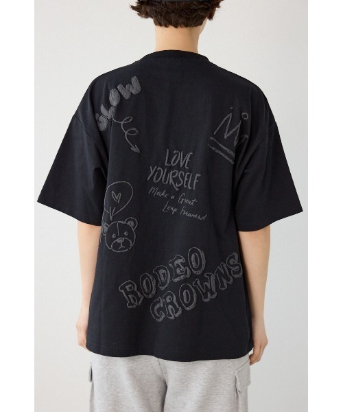 RODEO CROWNS WIDE BOWL(ロデオクラウンズワイドボウル)の「クレヨンタッチ同色発泡プリントTシャツ(Tシャツ/カットソー・レディース・ライトグリーン/オレンジ/ブラック/オフホワイト・MEDIUM/LARGE)」の22枚目の写真