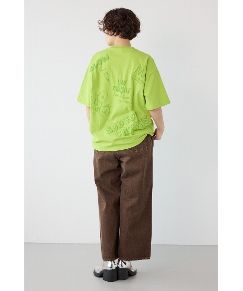 RODEO CROWNS WIDE BOWL(ロデオクラウンズワイドボウル)の「クレヨンタッチ同色発泡プリントTシャツ(Tシャツ/カットソー・レディース・ライトグリーン/オレンジ/ブラック/オフホワイト・MEDIUM/LARGE)」の9枚目の写真