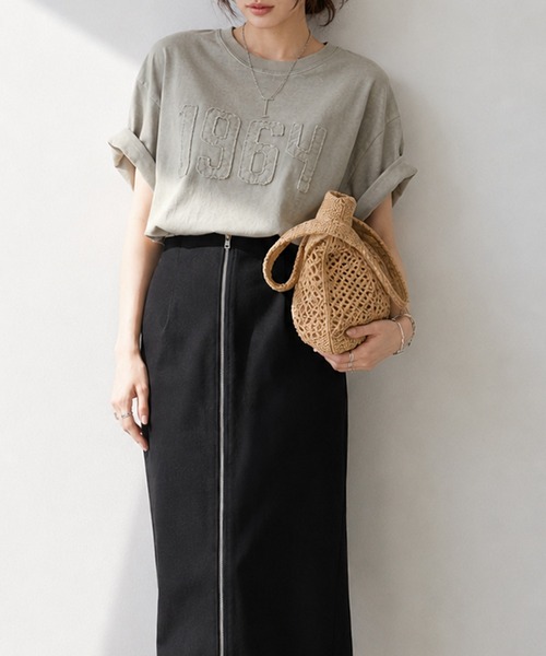 itto...(イット)の「ピグメント加工刺繍ロゴTシャツ(Tシャツ/カットソー・レディース・グレイッシュベージュ/ブラック・M)」の5枚目の写真