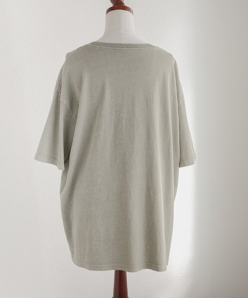 itto...(イット)の「ピグメント加工刺繍ロゴTシャツ(Tシャツ/カットソー・レディース・グレイッシュベージュ/ブラック・M)」の12枚目の写真