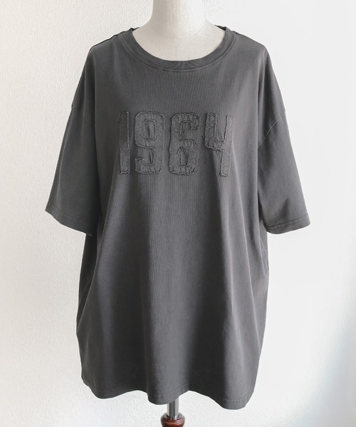 itto...(イット)の「ピグメント加工刺繍ロゴTシャツ(Tシャツ/カットソー・レディース・グレイッシュベージュ/ブラック・M)」の19枚目の写真