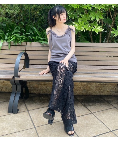 LE CIEL BLEU(ルシェルブルー)の「レースリボンキャミトップ / Lace Ribbon Cami Top(Tシャツ/カットソー・レディース・ブラック/オフホワイト/チャコールグレー・36)」の3枚目の写真