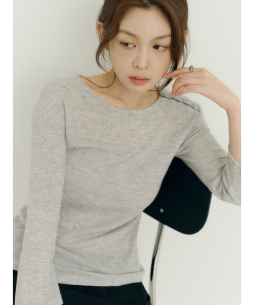 Yuje（ユジェ）の「WAFFLE BUTTON TOP (2color, 2size)（Tシャツ/カットソー・レディース・グレー/アイボリー・SMALL/MEDIUM）」の3枚目の写真