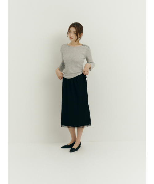 Yuje（ユジェ）の「WAFFLE BUTTON TOP (2color, 2size)（Tシャツ/カットソー・レディース・グレー/アイボリー・SMALL/MEDIUM）」の7枚目の写真
