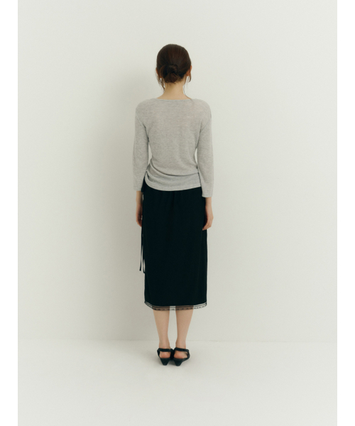 Yuje（ユジェ）の「WAFFLE BUTTON TOP (2color, 2size)（Tシャツ/カットソー・レディース・グレー/アイボリー・SMALL/MEDIUM）」の9枚目の写真