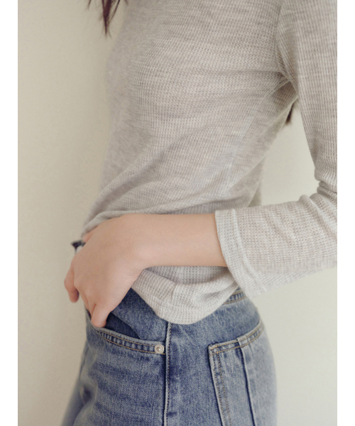 Yuje（ユジェ）の「WAFFLE BUTTON TOP (2color, 2size)（Tシャツ/カットソー・レディース・グレー/アイボリー・SMALL/MEDIUM）」の11枚目の写真