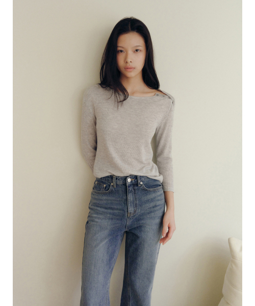 Yuje（ユジェ）の「WAFFLE BUTTON TOP (2color, 2size)（Tシャツ/カットソー・レディース・グレー/アイボリー・SMALL/MEDIUM）」の16枚目の写真