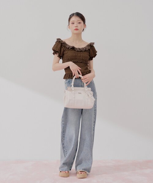 Chico(チコ)の「【セットアップ対応】シャーリングパフスリーブトップス(Tシャツ/カットソー・レディース・ブラウン/ベージュ/ホワイト/ブラック・FREE)」の10枚目の写真