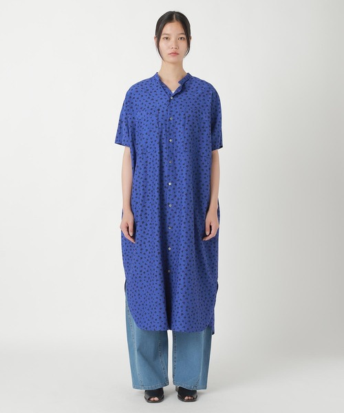 ZUCCa(ズッカ)の「NADESHIKO FLOWER PRINT / ワンピース(ワンピース・レディース・ブルー・M size)」の2枚目の写真