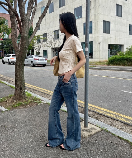 UNE MANSION（ユヌマンション）の「【レイヤード用におすすめ】デイリー花柄UネックアンバランスミドルTシャツカットソー（Tシャツ/カットソー・レディース・クリーム/オートミール・FREE）」の7枚目の写真
