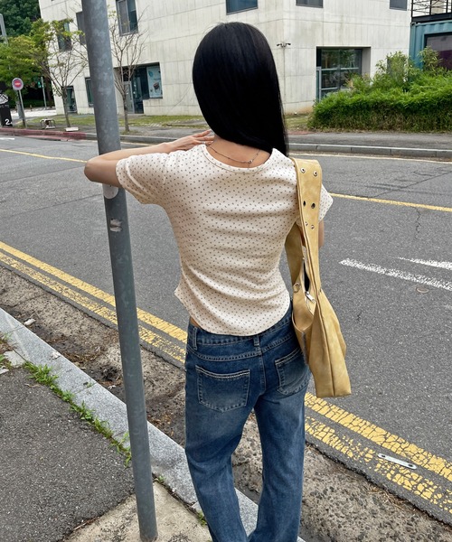 UNE MANSION（ユヌマンション）の「【レイヤード用におすすめ】デイリー花柄UネックアンバランスミドルTシャツカットソー（Tシャツ/カットソー・レディース・クリーム/オートミール・FREE）」の13枚目の写真