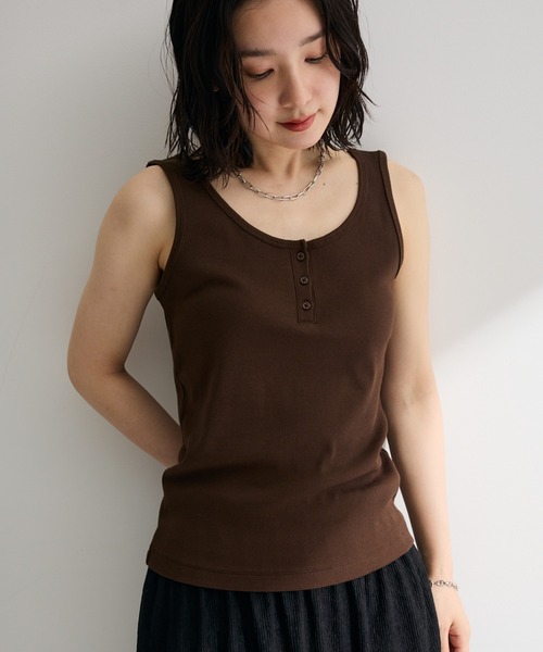 Green　Parks（グリーンパークス）の「ヘンリーネックタンクトップ（タンクトップ・レディース・サックスブルー/ネイビー/ベージュ/ブラウン・FREE）」の2枚目の写真