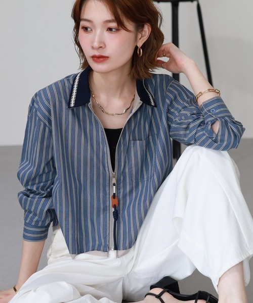 crossi（クロッシー）の「ニット衿配色ストライプジップショートシャツ（ブルゾン・レディース・ブルー・40）」の17枚目の写真