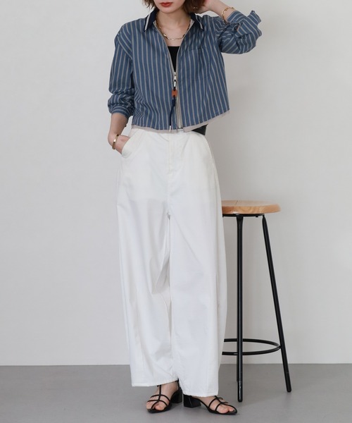 crossi（クロッシー）の「ニット衿配色ストライプジップショートシャツ（ブルゾン・レディース・ブルー・40）」の13枚目の写真