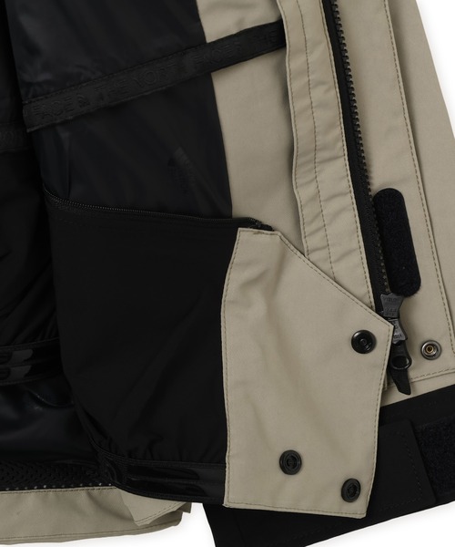 THE NORTH FACE(ザノースフェイス)の「THE NORTH FACE MOUNTAIN JACKET / ザ・ノース・フェイス マウンテン ジャケット(マウンテンパーカー・メンズ・バーガンディー/グレイッシュベージュ・S/M/L/XL/XXL)」の14枚目の写真