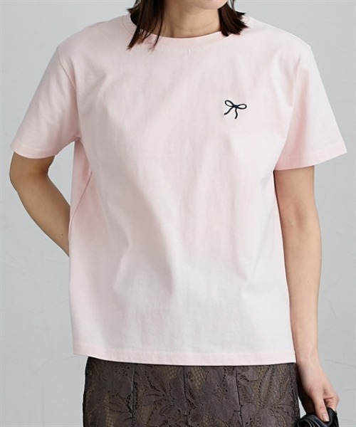 nissen(ニッセン)の「綿100%ワンポイントリボン刺しゅうTシャツ(Tシャツ/カットソー・レディース・ピンク・LL)」の1枚目の写真